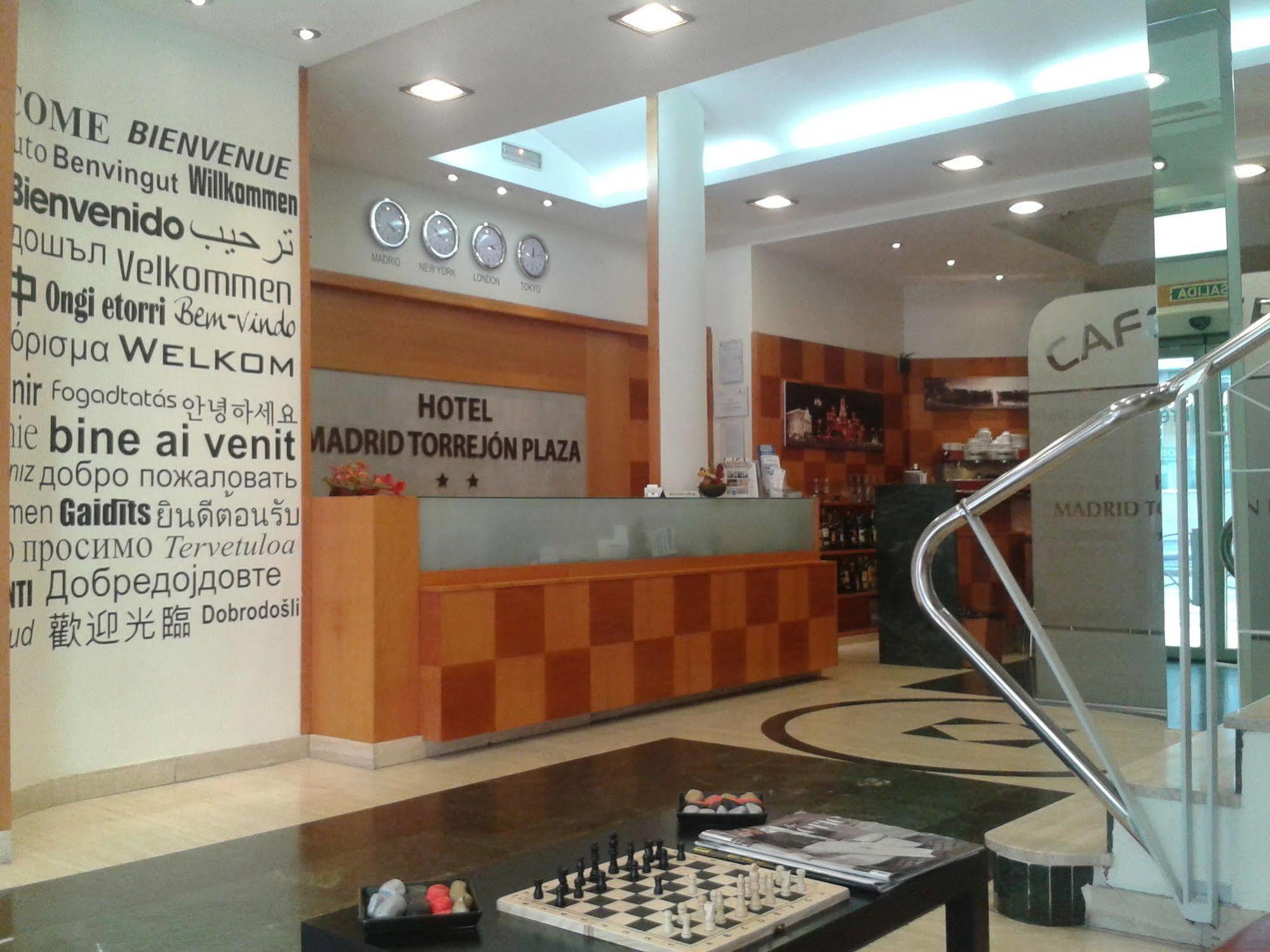 Hotel Madrid Torrejon Plaza Torrejón de Ardoz Dış mekan fotoğraf